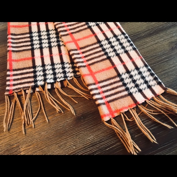 🍓Burberry patterned Scarf - Picture 3 of 5